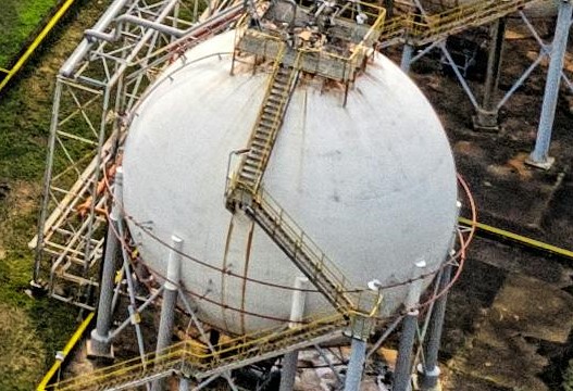 Ball tank for cryogenic service